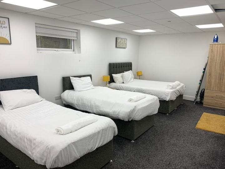 Huge Studio Close To City Centre With Free Secure Parking Leeds  Exterior foto
